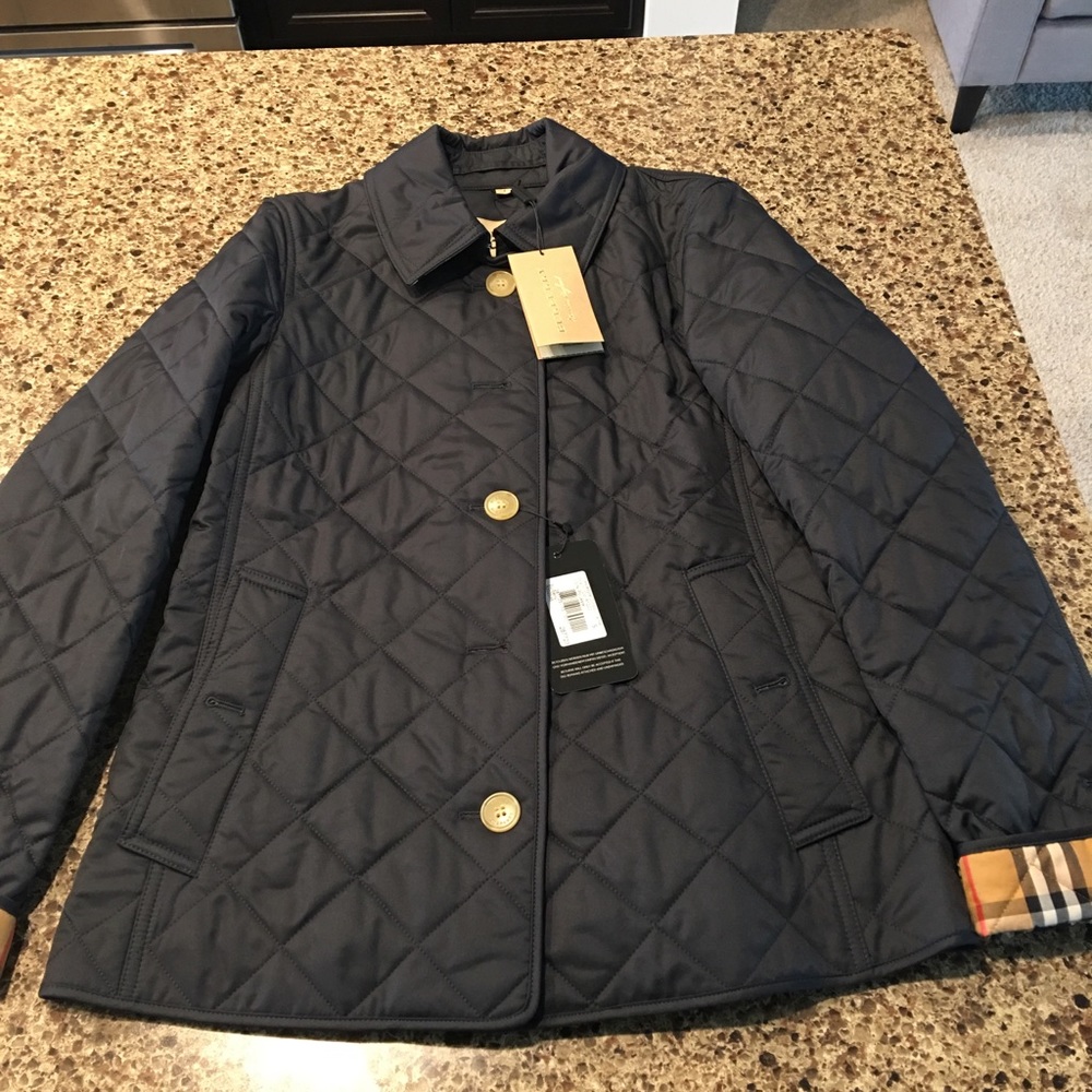 “Sold” !!!!!!!!!! Burberry Diamond Quilted Jacket - Picture 2 of 8